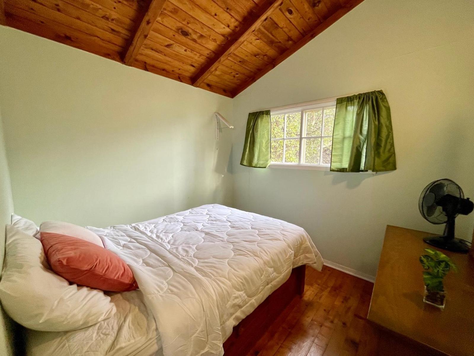 Ambleside Cottage Resort Bobcaygeon Exterior photo