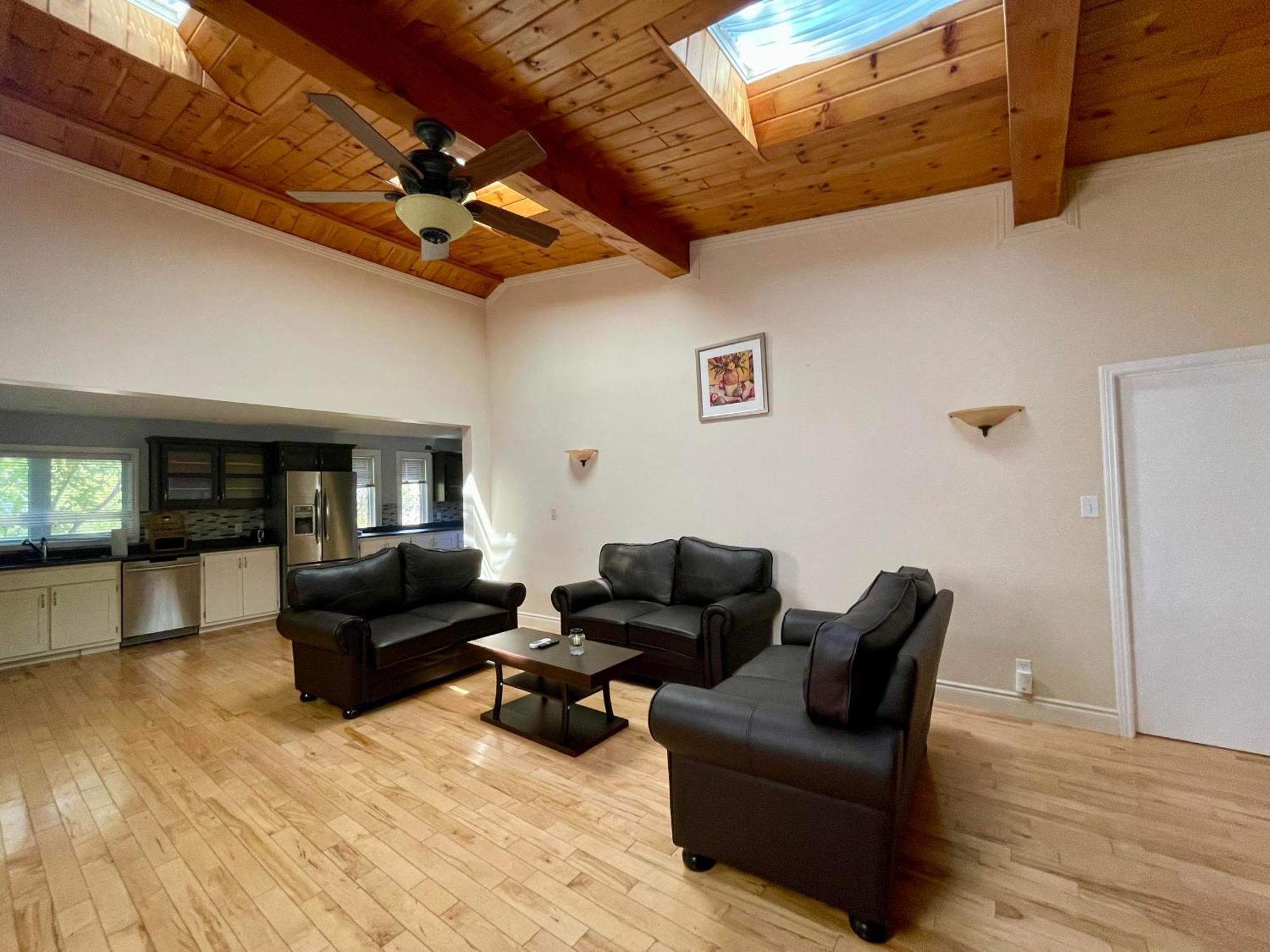 Ambleside Cottage Resort Bobcaygeon Exterior photo